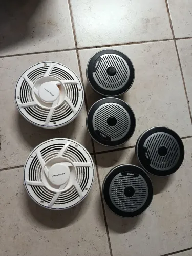 Vendo auto falantes náutico, estado zero.