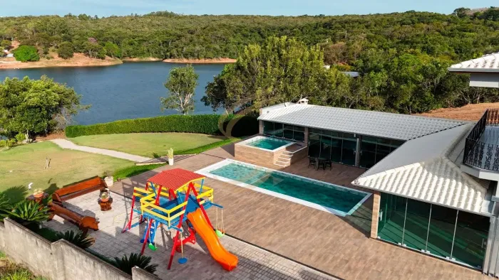 Casa à Venda em Condomínio Península do Sol, São José da Barra - MG