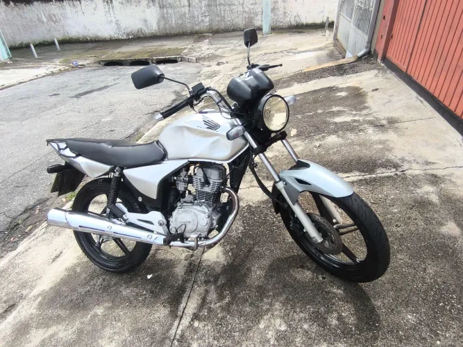 Vende se Titan 150 2006