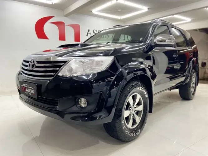 Toyota Hilux SW4 SRV D4-d 4X4 3.0 TDI Dies. AUT 2013