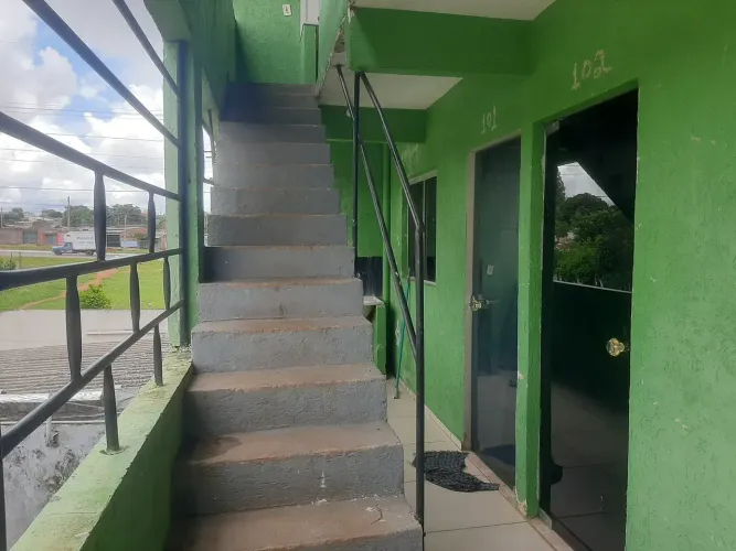 VENDO PRÉDIO RESIDENCIAL COM 6 QUITINETES,  PARA RENDA QR 827 ,SAMAMBAIA NORTE.