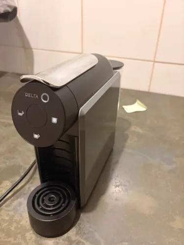 Cafeteira DeltaQ pouco usada