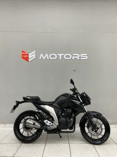 Oportunidade!! Fz25 2023 Financiamento até 48X // cartões até 24X