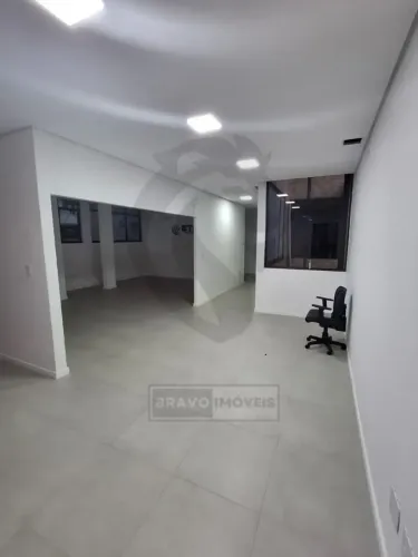 Linda sala para locação tem 85 metros quadrados em Centro - Diadema - SP