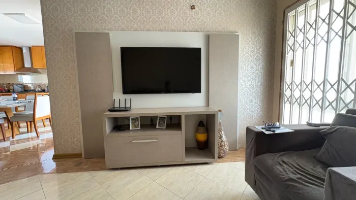 Rack para TV até 75" - 100% MDF  2,40 x 1,85