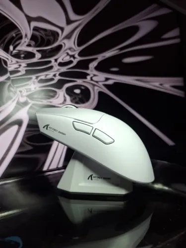 Mouse Gamer Attack Shark X11 22.000 DPI Ultraleve 63g Bluetooth 2.4GHz USB-C Branco