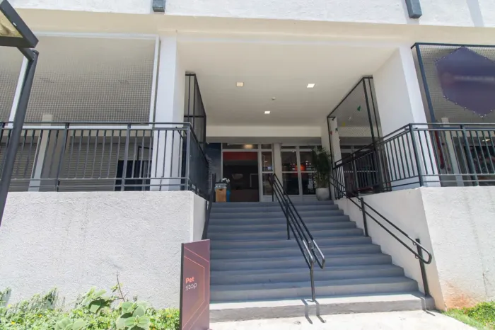 Loja na Rua Correia Barros, 6 1500 m²