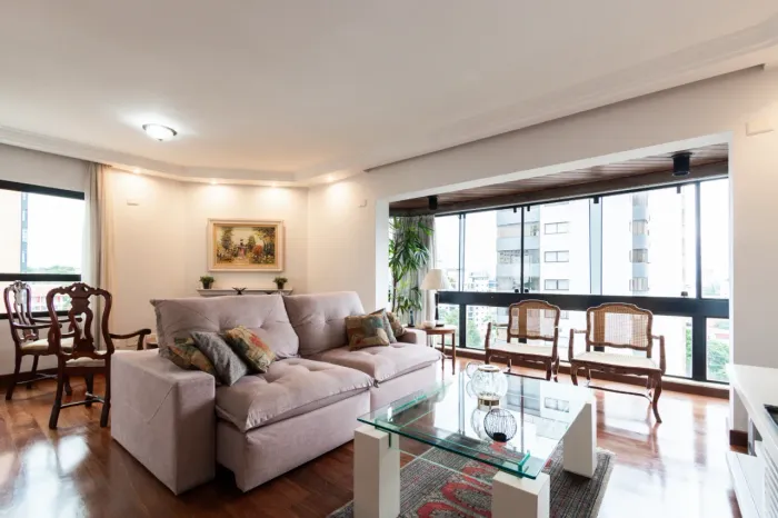 Apartamento para venda em Moema com 4 quartos, sendo 3 suítes, 164m²