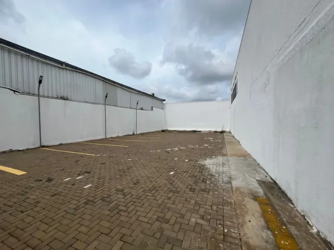 ALUGO LOTE PAGIMENTADO AVENIDA DO SHOPPING FLAMBOYANT