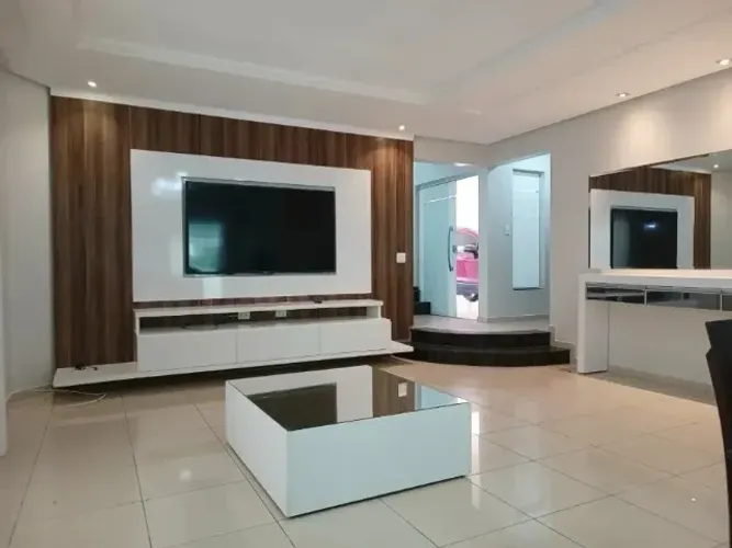 Casa com 4 quartos disponivel pra venda