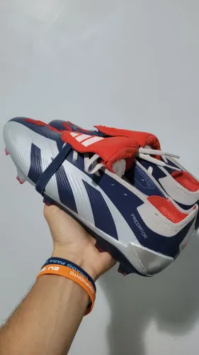 Chuteira Adidas Predator 
