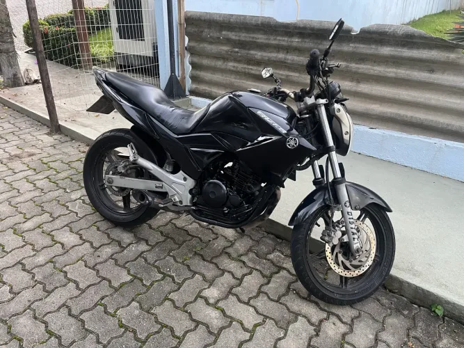 FAZER 2012 250