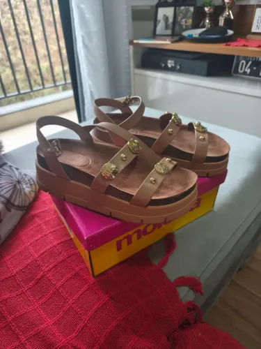 Vendo Moleca muita nova