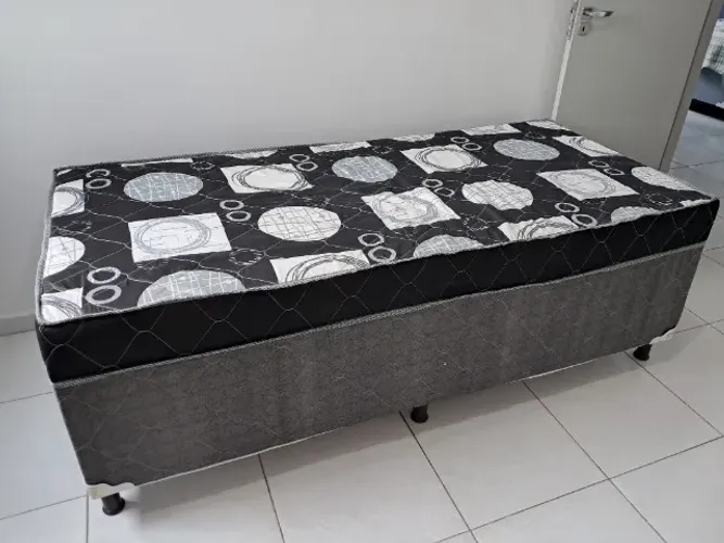 Cama box solteiro seme nova D28 Rs 280.00
