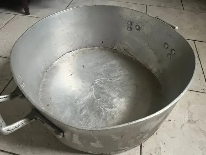 Panela - Caçarola de 50cm / 38 litros USADA recuperada.