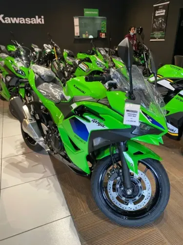 KAWASAKI NINJA 500 SE 0KM - GRUPO TOKYO MOTOS