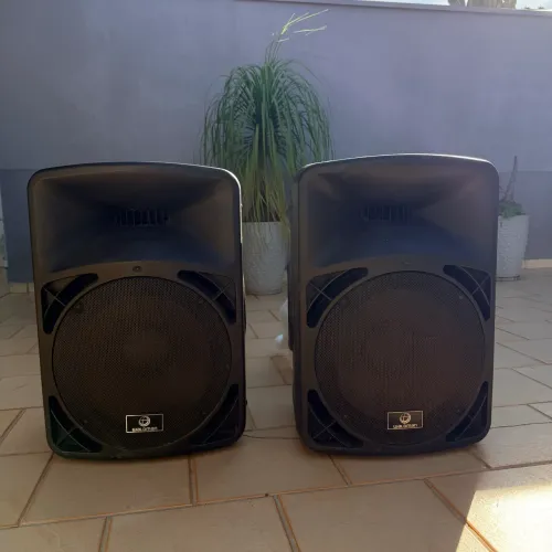 Par de Caixas Ativas Waldman Tourcab 715D + Tripé