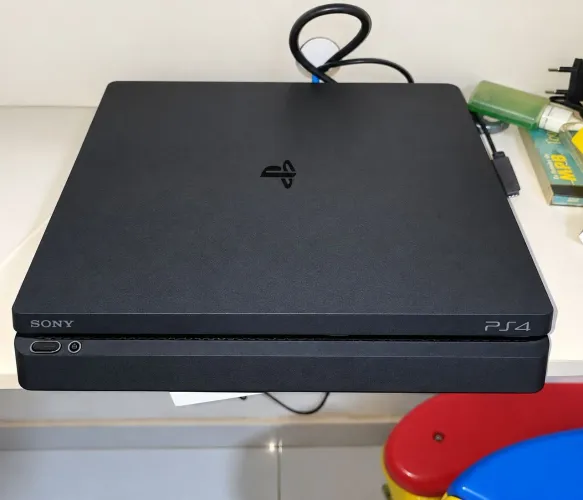 Playstation 4 Slim