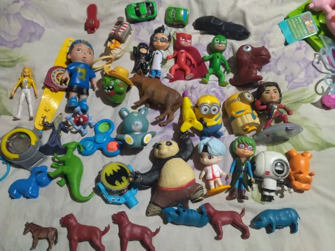 Lote de brinquedo menino miniaturas do MEC e outros