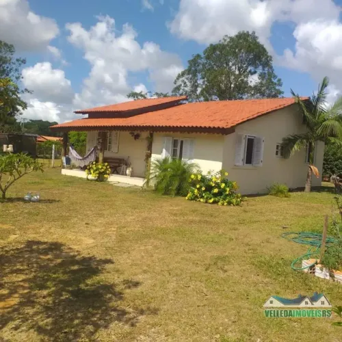 Velleda oferece magnífico sítio dentro do condomínio Rancho Alegre, em Águas Claras