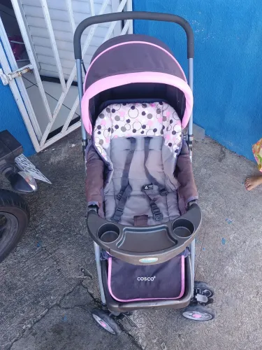 Carrinho de bebê feminino ótimo estado