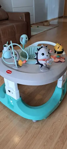 Centro de atividades Tiny love