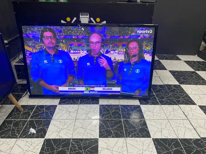 Vendo tv LG 65 polegadas obs não Smartv
