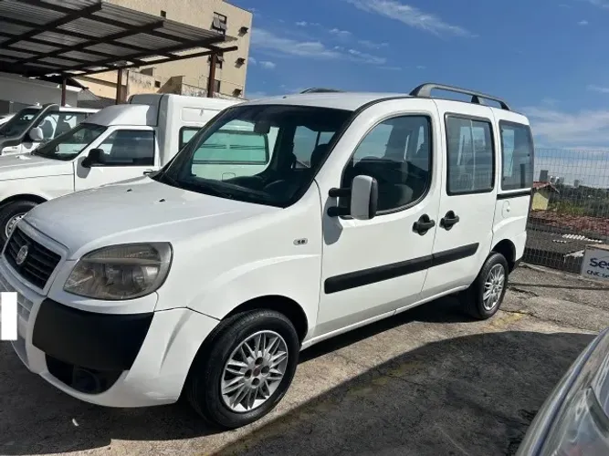 Fiat Doblo Essence 1.8 Flex 16V 5P 2014