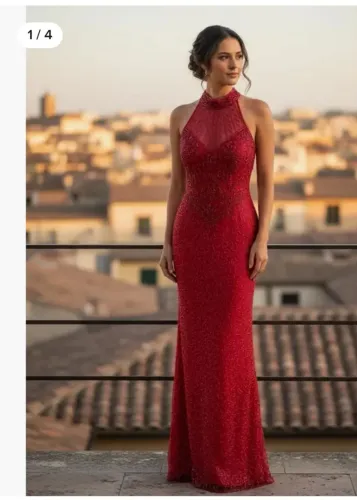Vestido de festa vermelho com pedrarias