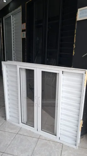Janela Veneziana 120x120mt perfil 25