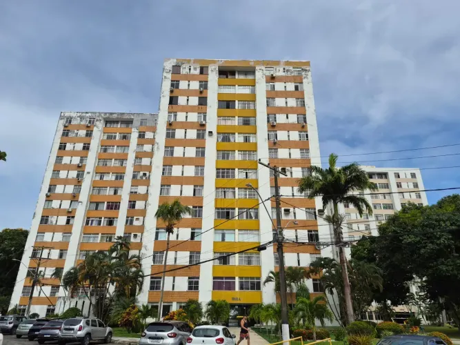 Imóvel para aluguel tem 90 metros quadrados com 3 quartos em Imbuí - Salvador - BA