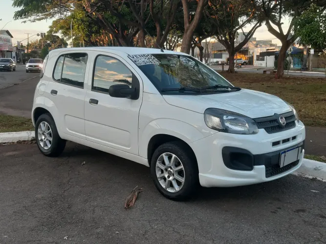 Fiat Uno Attractive 1.0 EVO Fire Flex 8V 5P 2020