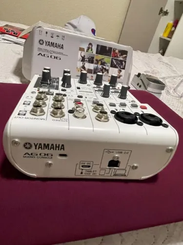 Mesa de som interface de áudio