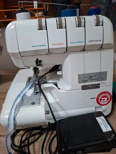 Máquina de Costura Ultraloque Sun Special 