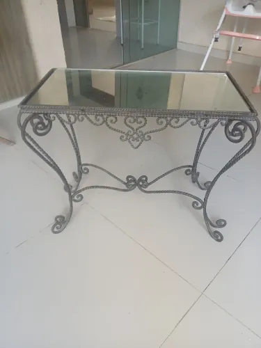 Vendo mesa de ferro trabalhado!