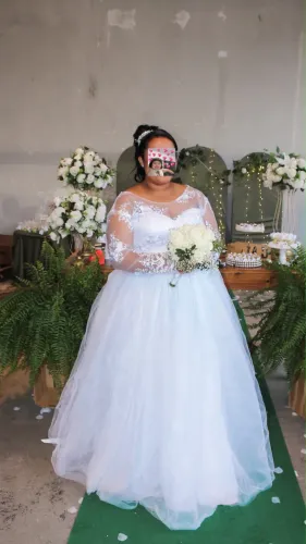 Vestido de Noiva Princesa + Véu Longo + Aro de Armação