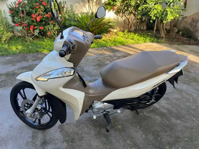 BIZ 125 2024 (700 km rodado)