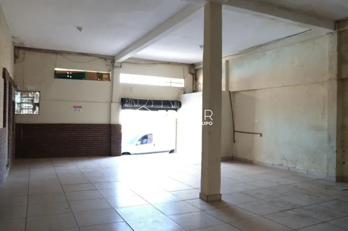 SALÃO para ALUGUEL com 280m² no bairro Vila Alto de Santo André com 0 quartos e 0 vagas. S