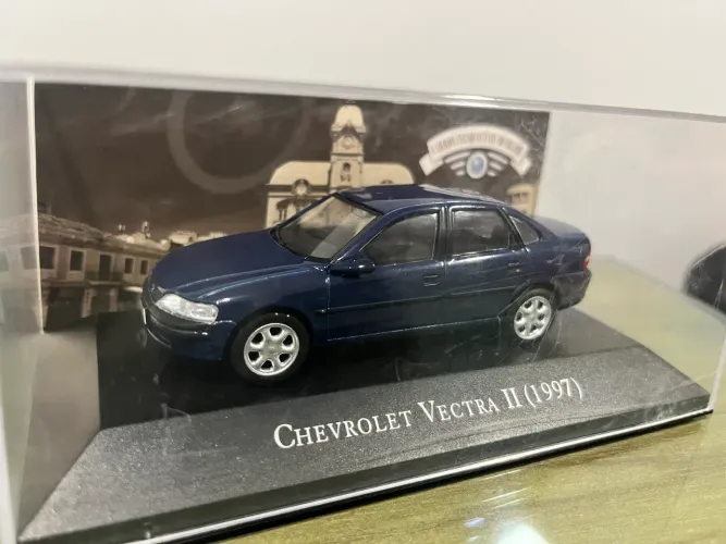 Miniatura de metal vectra 1997