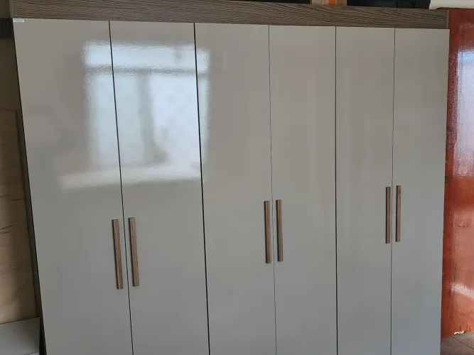 Guarda roupa casal Bartira 6 portas
