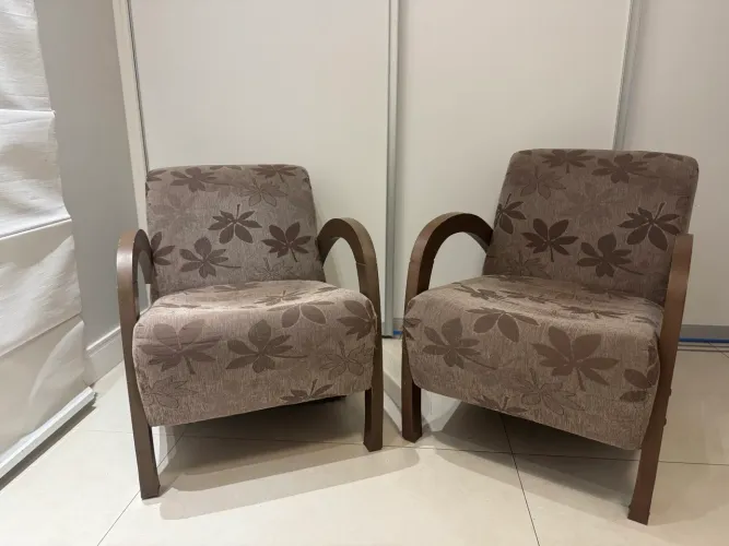 Duas poltronas - design clássico