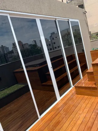 Películas fumê, branca, jateada, blackout em janelas, porta de vidro , mesa ...