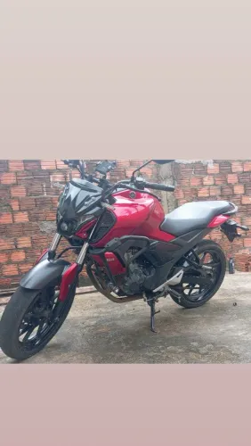 Passo financiamento fz15 2024/24 . Aceito iPhone ou moto como entrada