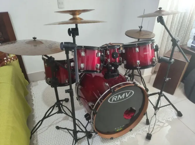 Bateria RMV Road + Kit Pratos Octagon Groove
