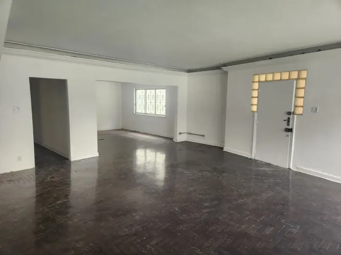 Casa para venda tem 382 metros quadrados com 6 quartos em Pacaembu - São Paulo - São Paulo