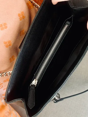 ? BOLSA MÁRIO VALENTINO, DO GRUPO VALENTINO BAGS (marca italiana)?
