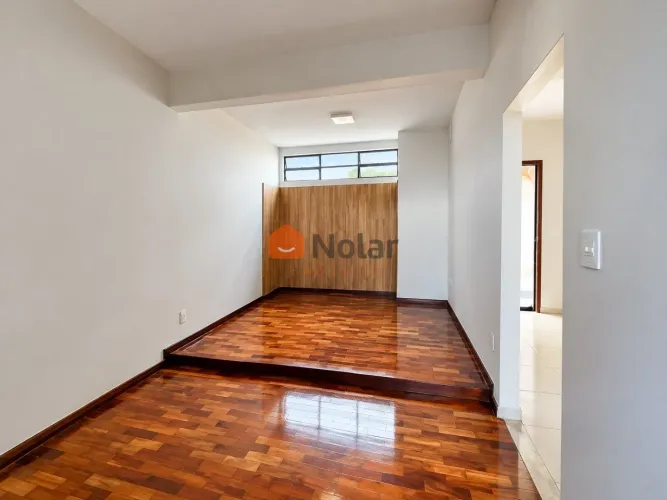 Casa de 3 quartos com 2 banheiros e 1 vaga para alugar no Bairro União em Belo Horizonte M