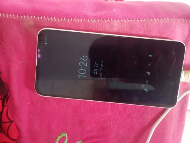 Vende o celular Motorola One Fusion+