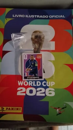 Figurinha do Mbappé legend bordô-otimo estado. Interessados fala aqui no chat ou no zap.