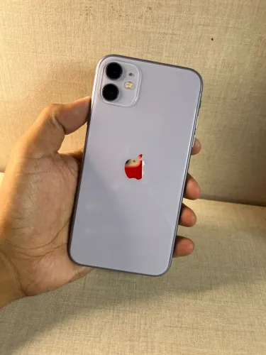 IPhone 11 lilás